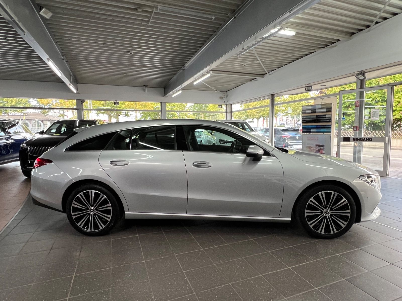 Mercedes-Benz CLA 200d Shooting Brake LEDER ARTICO+CARBON imagem 2