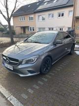 Mercedes-Benz CLA 180 - - Mercedes-Benz CLA 180 in Stuttgart