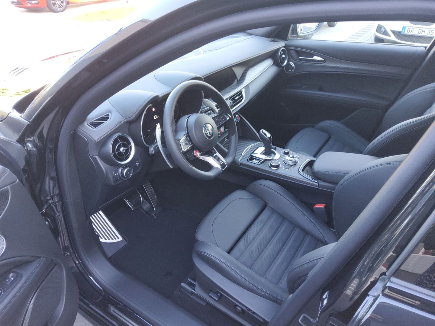 Fahrzeugabbildung Alfa Romeo Stelvio Quadrifoglio 520PS Panodach 1,99% Finanz