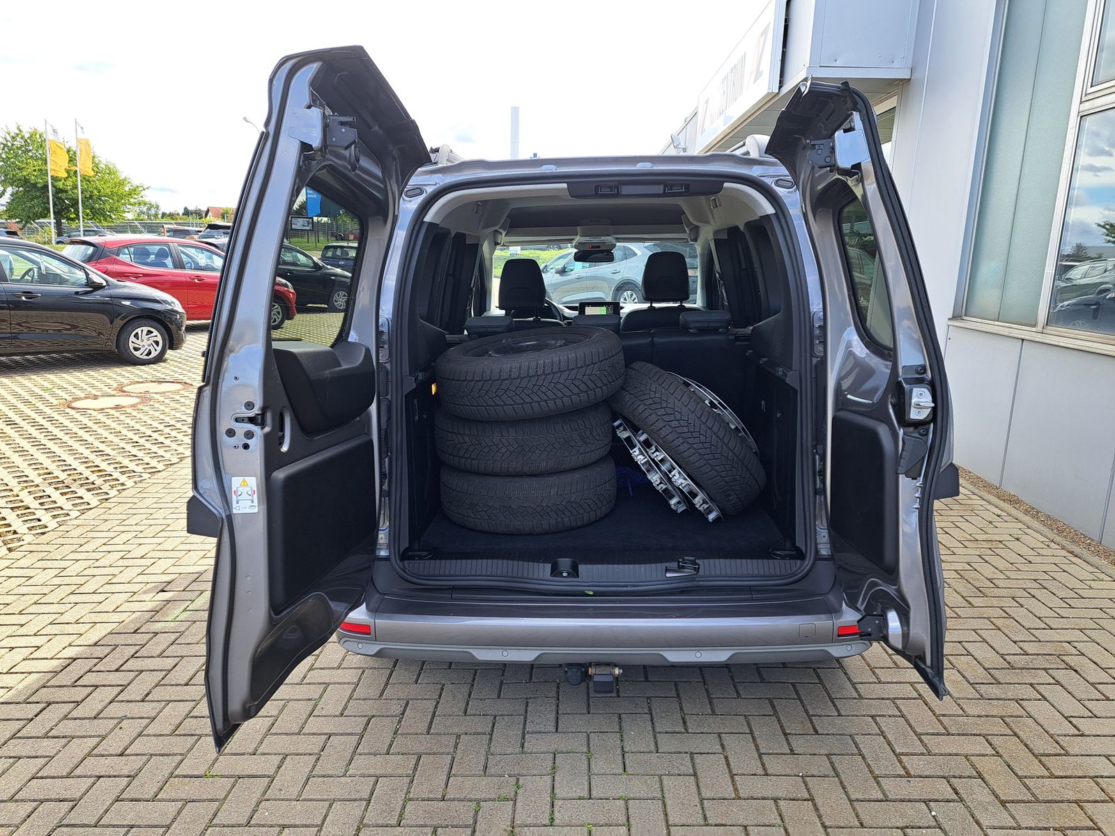 Fahrzeugabbildung Renault Kangoo Techno TCe130 AUTOMATIK AHK ACC NAVI LED