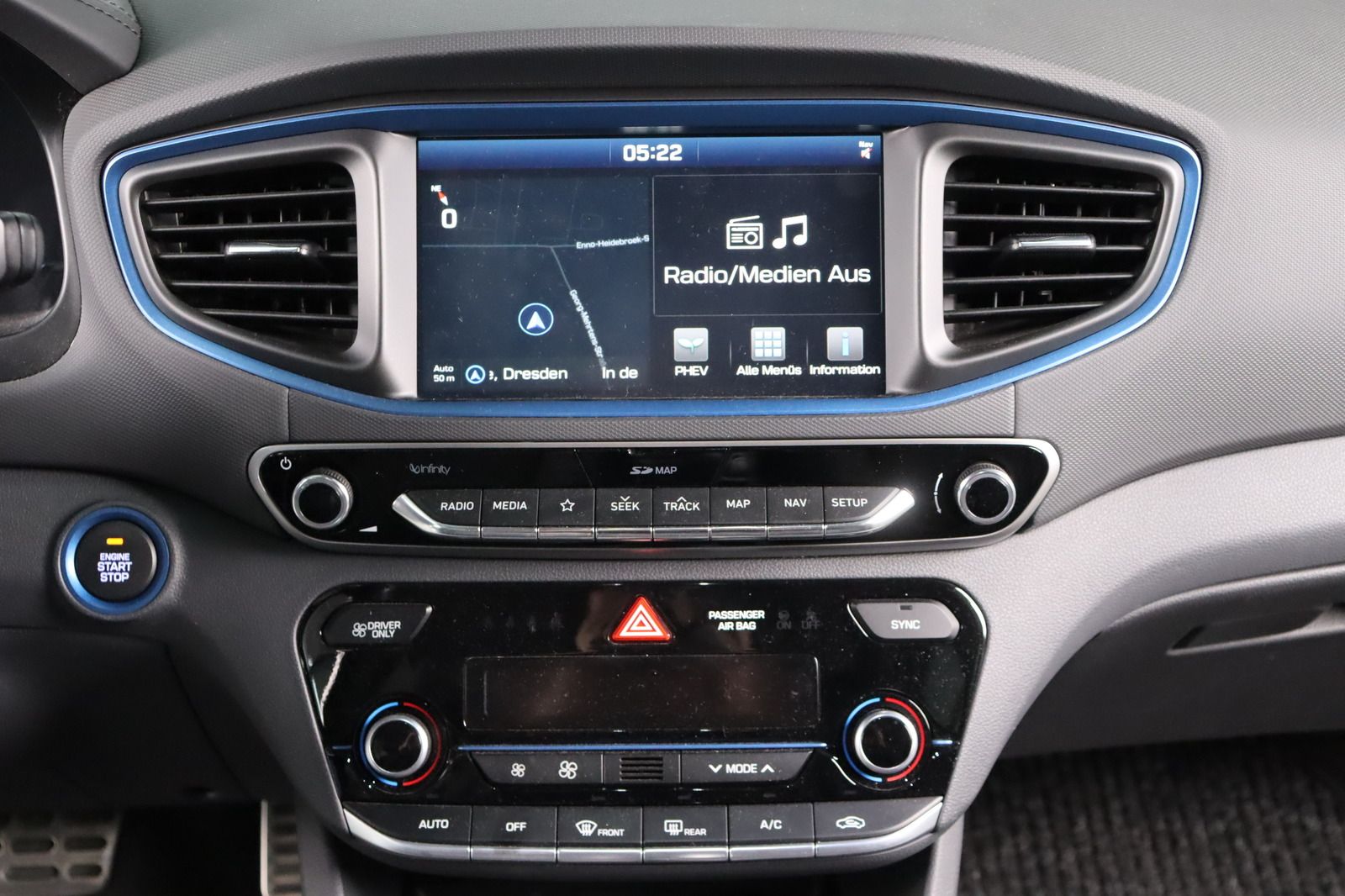 Fahrzeugabbildung Hyundai IONIQ * Memory * Sitzhzg./-lüftung Premium Plug-