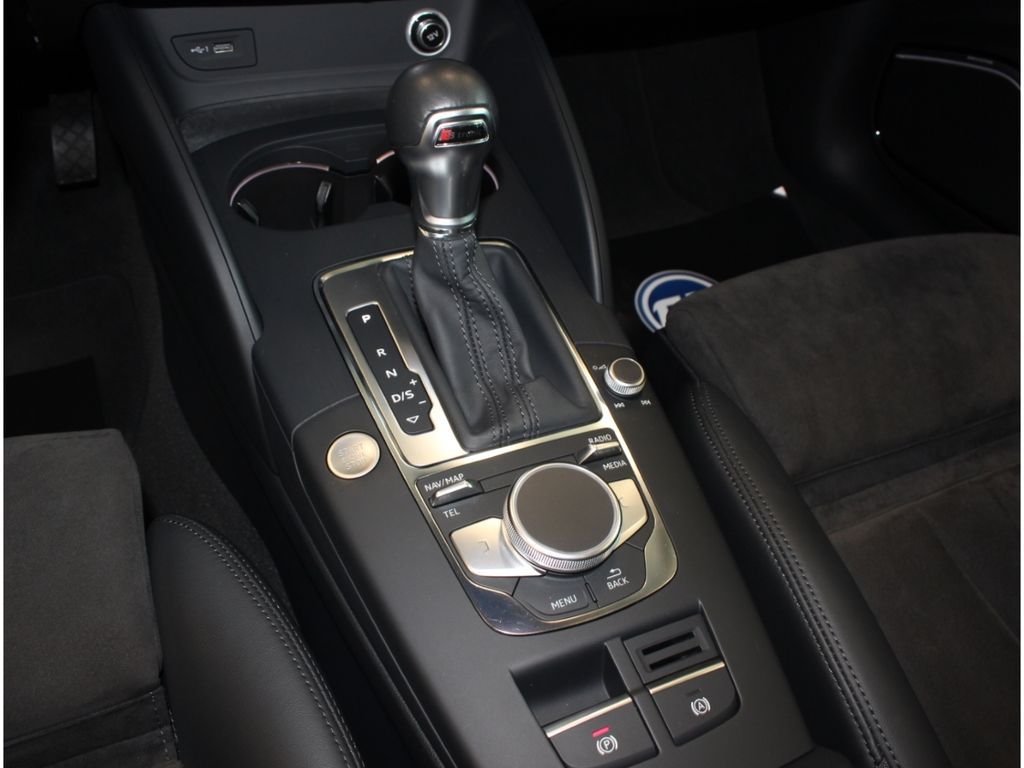 Fahrzeugabbildung Audi A3 Sportback 40 TFSI quattro S Line PNRM*LED*B&O