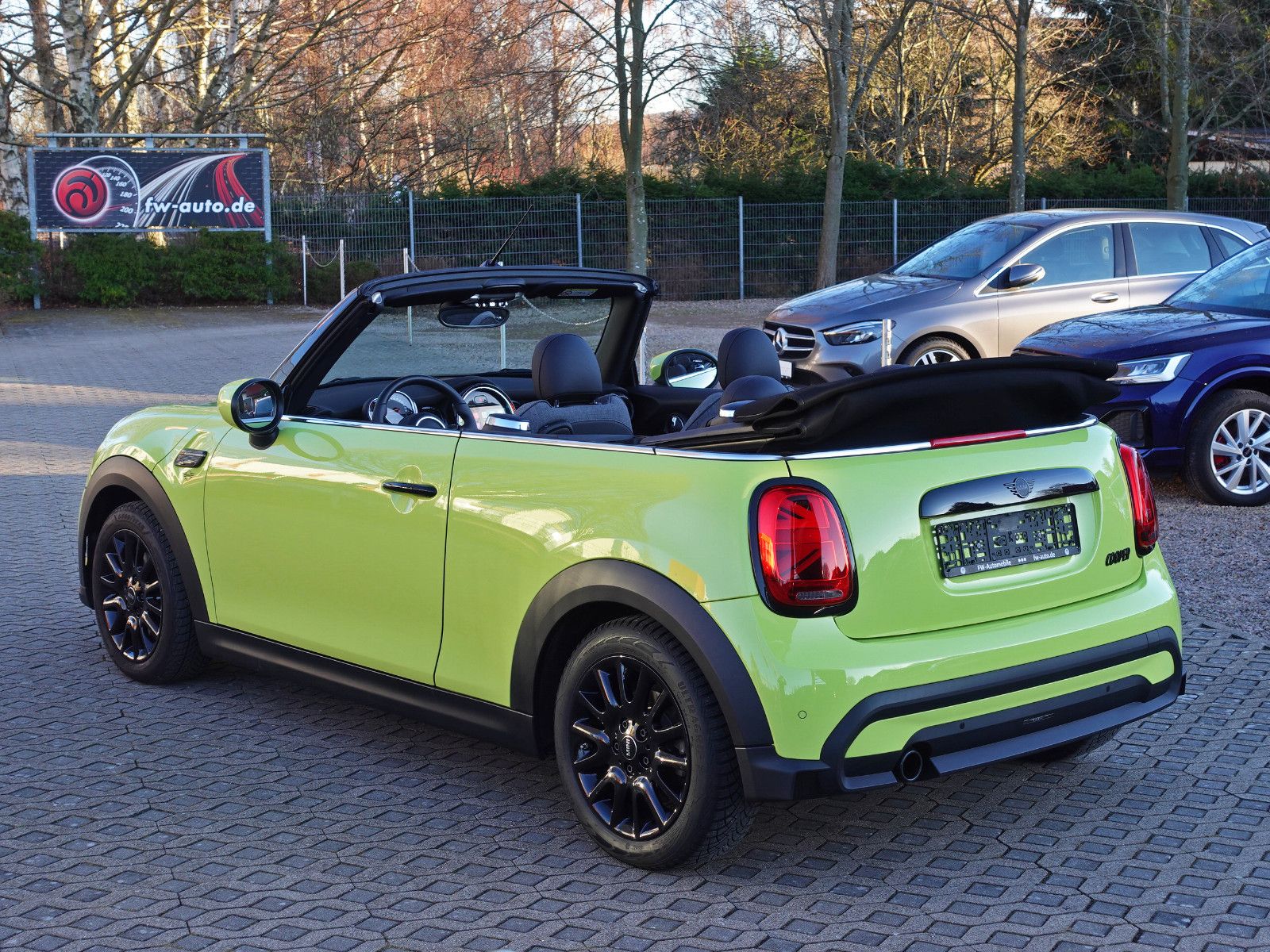 Fahrzeugabbildung MINI Cooper Cabrio Aut. I.Hd Navi CarPlay ZestyYellow