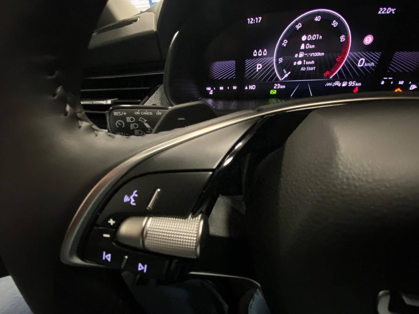 Fahrzeugabbildung SKODA Scala 1.0 TSI Selection APP+KLIMA+RFK+SITZHEIZ++