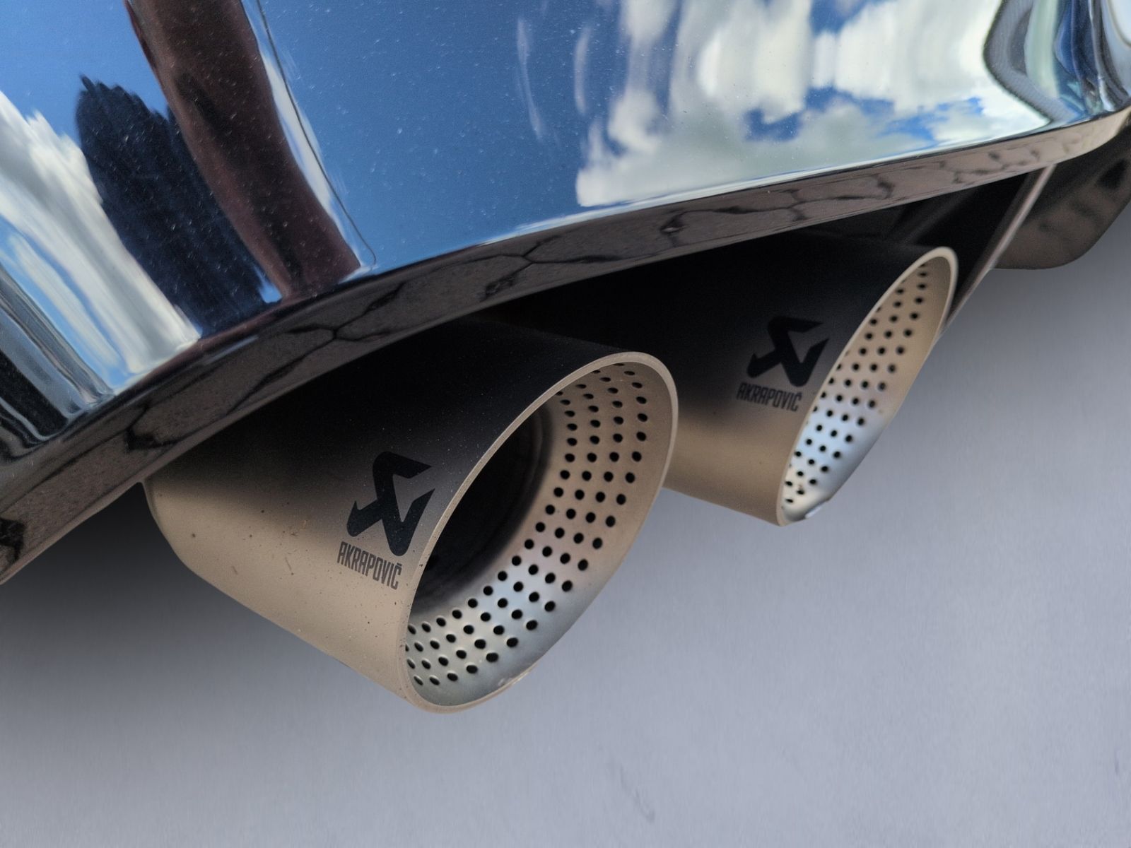 Golf VIII R "20 Years" AKRA+PANO+KAMERA+270KM/H