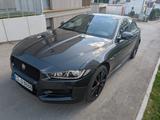 Jaguar XE 20d AWD R-Sport 180 PS Automatik - gebrauchte Jaguar XE aus dem Jahr 2015