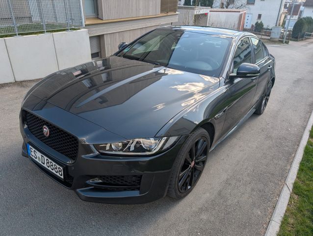 JAGUAR XE