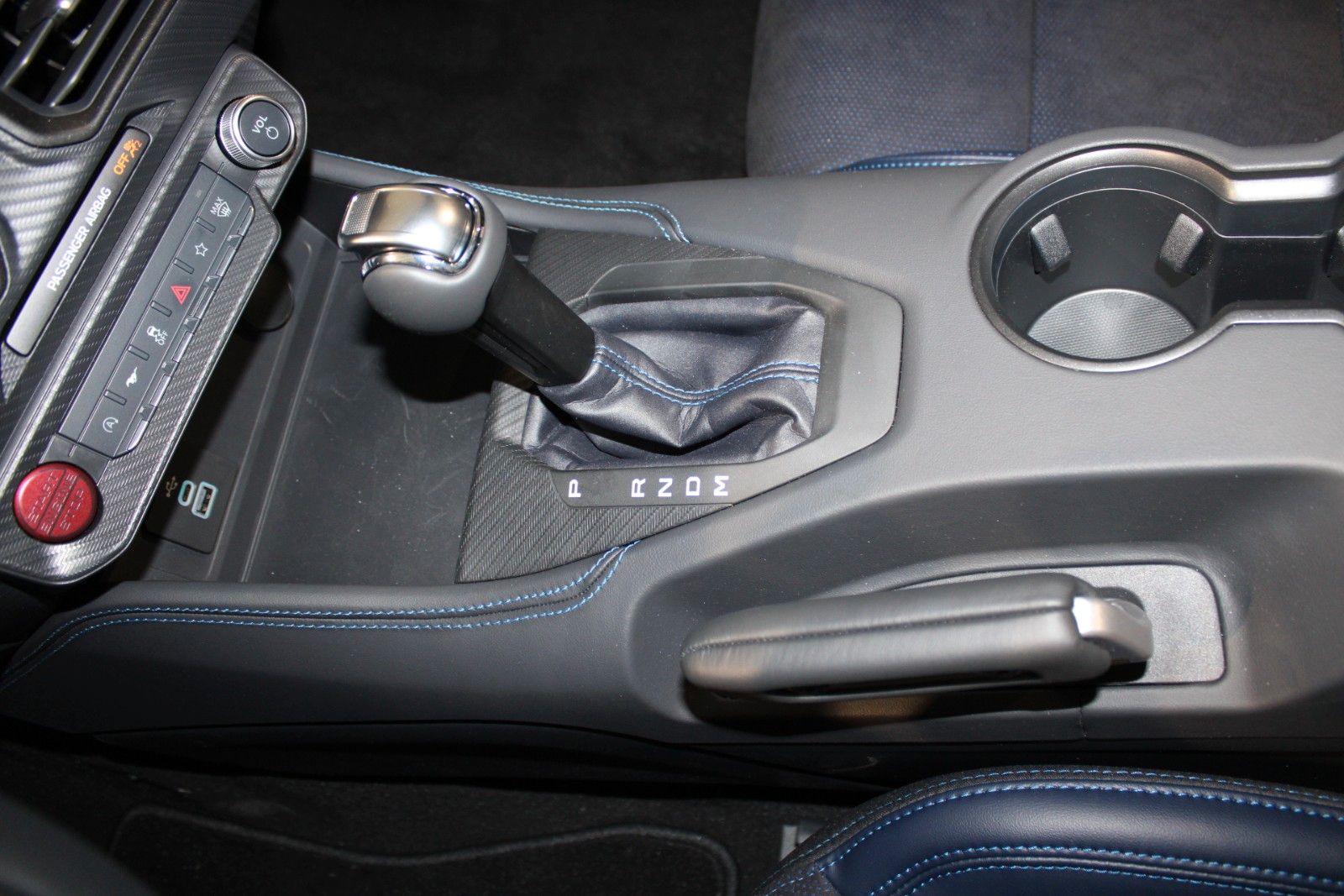 Fahrzeugabbildung Ford Mustang 5.0 Ti-VCT V8 Dark Horse AUTOMATIK