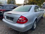 Mercedes-Benz E 200 K Automatik Klima Navi 2xPDC Alu Tüv 10/26 - Mercedes-Benz E 200 aus 2005