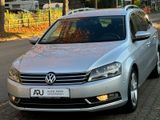 Volkswagen Passat Variant Highline BlueMotion. Leder. Navi - Volkswagen Passat Variant aus 2011: Highline