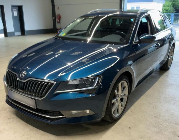 SKODA Superb Combi Style 4x4