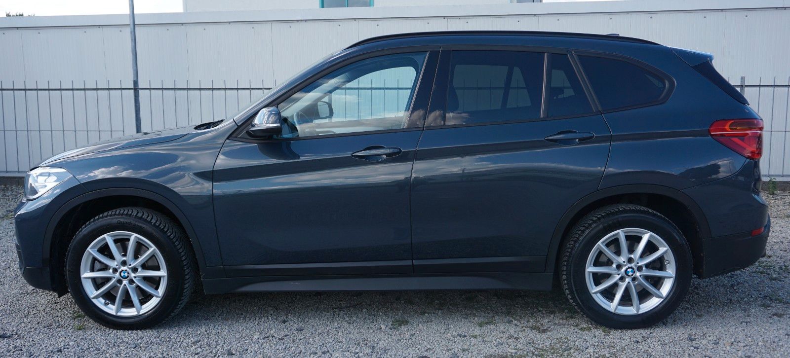 Fahrzeugabbildung BMW X1 xDrive 20i Advantage,PDC,Automatik,Scheckheft