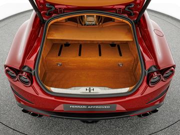 2017 Ferrari GTC4LUSSO — миниатюра 28