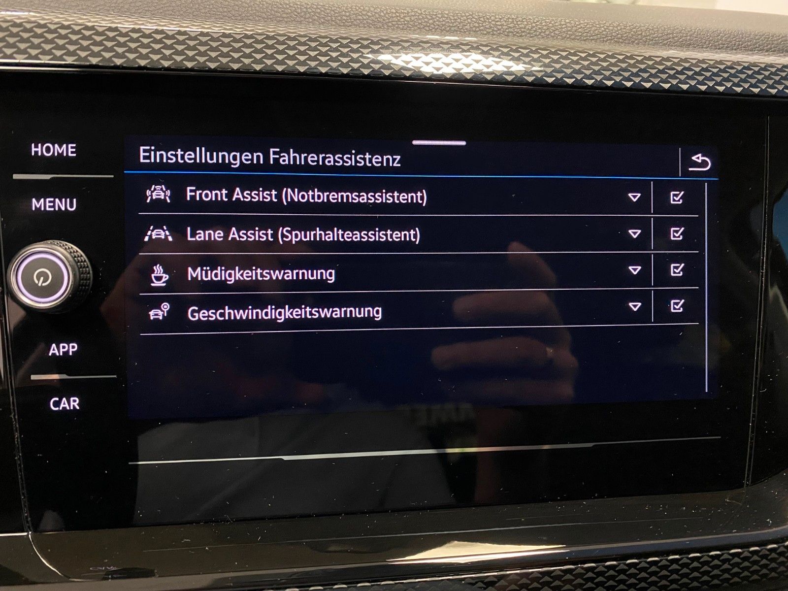 Fahrzeugabbildung Volkswagen Polo 1.0 TSI 70kW DSG Life+ALLWETTER+APP+GARANTI