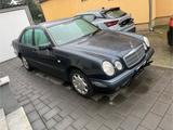 Mercedes-Benz E 280 CLASSIC Classic - gebrauchte Mercedes-Benz E 280 aus dem Jahr 1996
