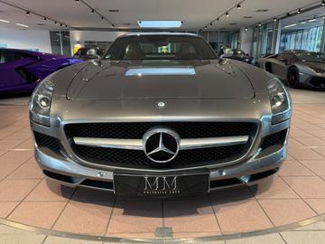 صورة 3 لـ 2011 Mercedes-BENZ SLS AMG