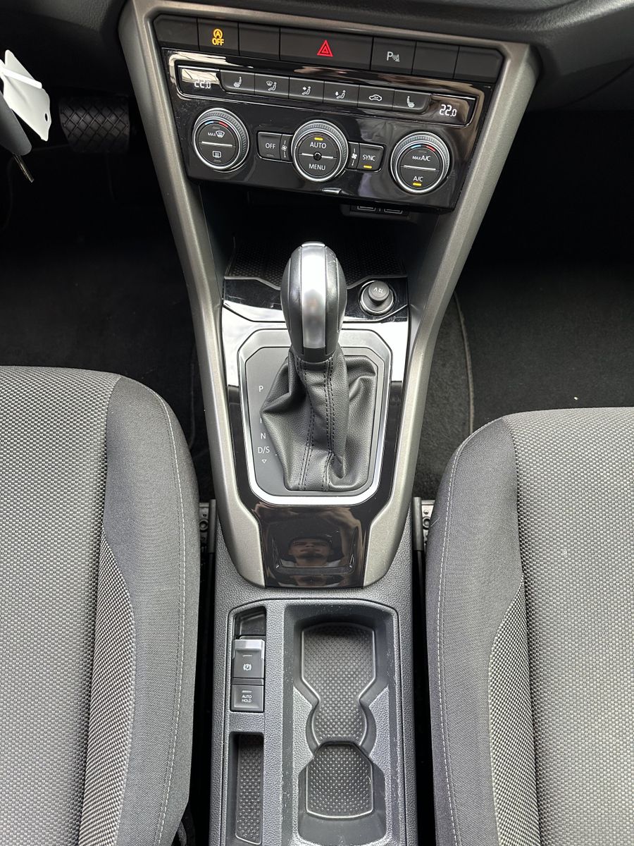 Fahrzeugabbildung Volkswagen T-Roc 2.0 TDI DSG Style NAV+KAMERA+CARPLAY+1HD
