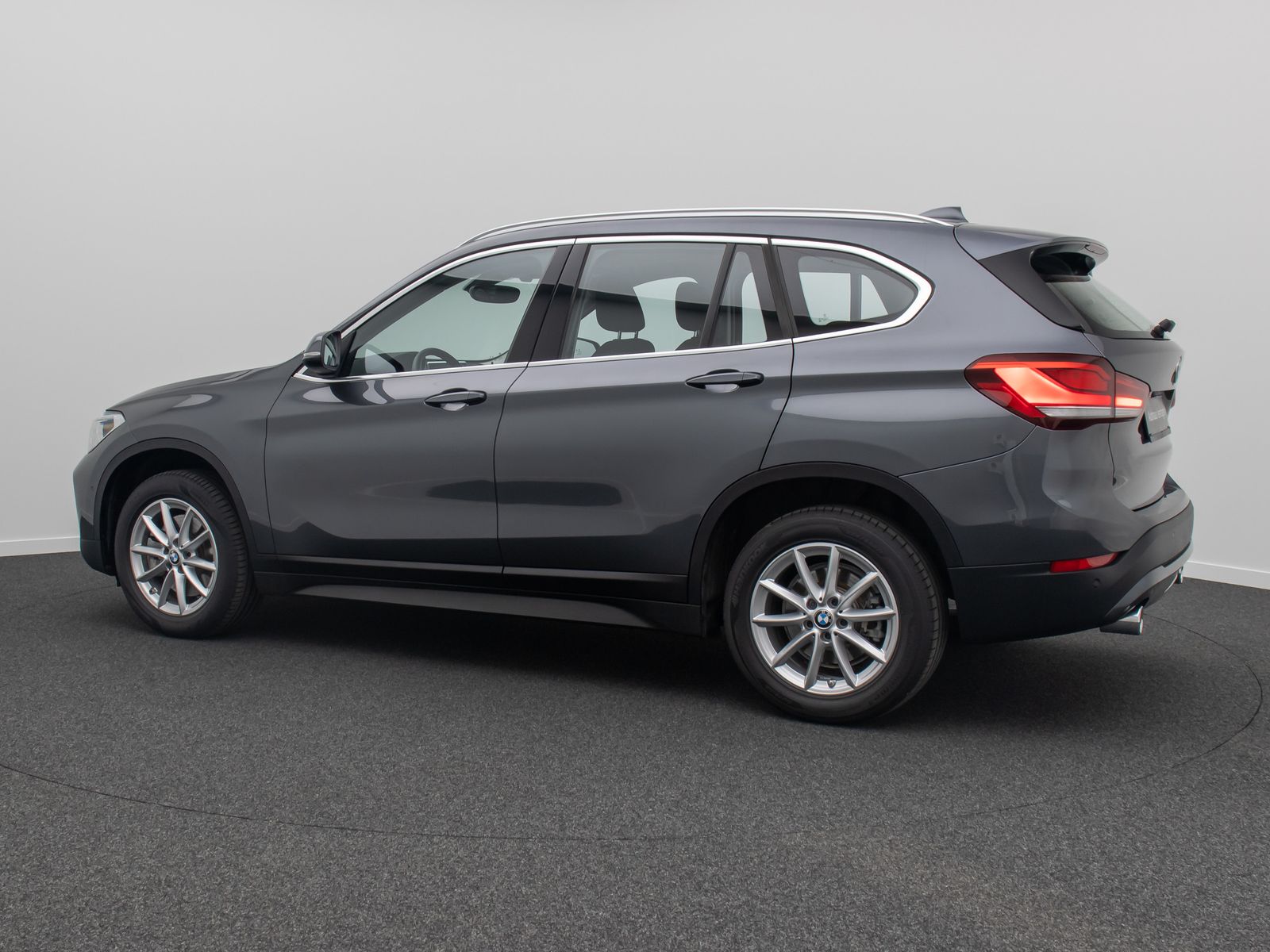 Fahrzeugabbildung BMW X1 sD20i ParkAs LED Navi GeschwReg Panorama DAB