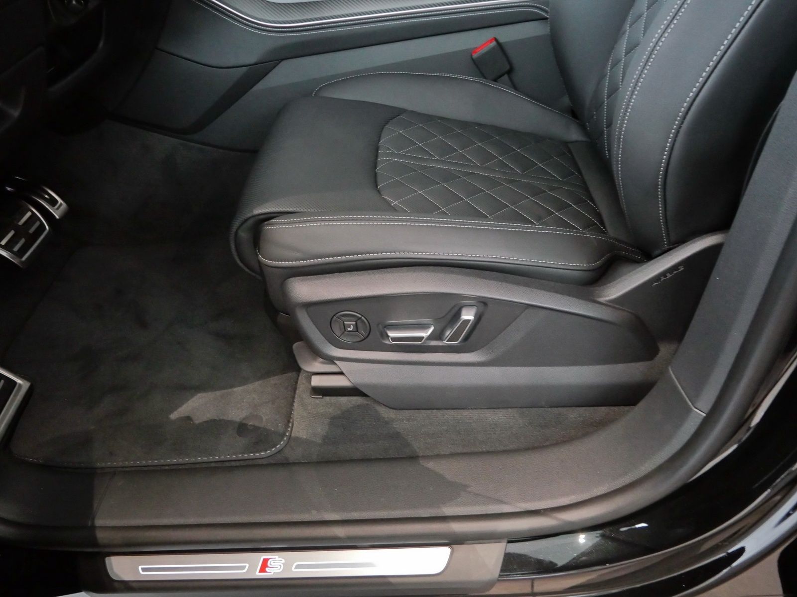 Audi SQ8 - Bild 21