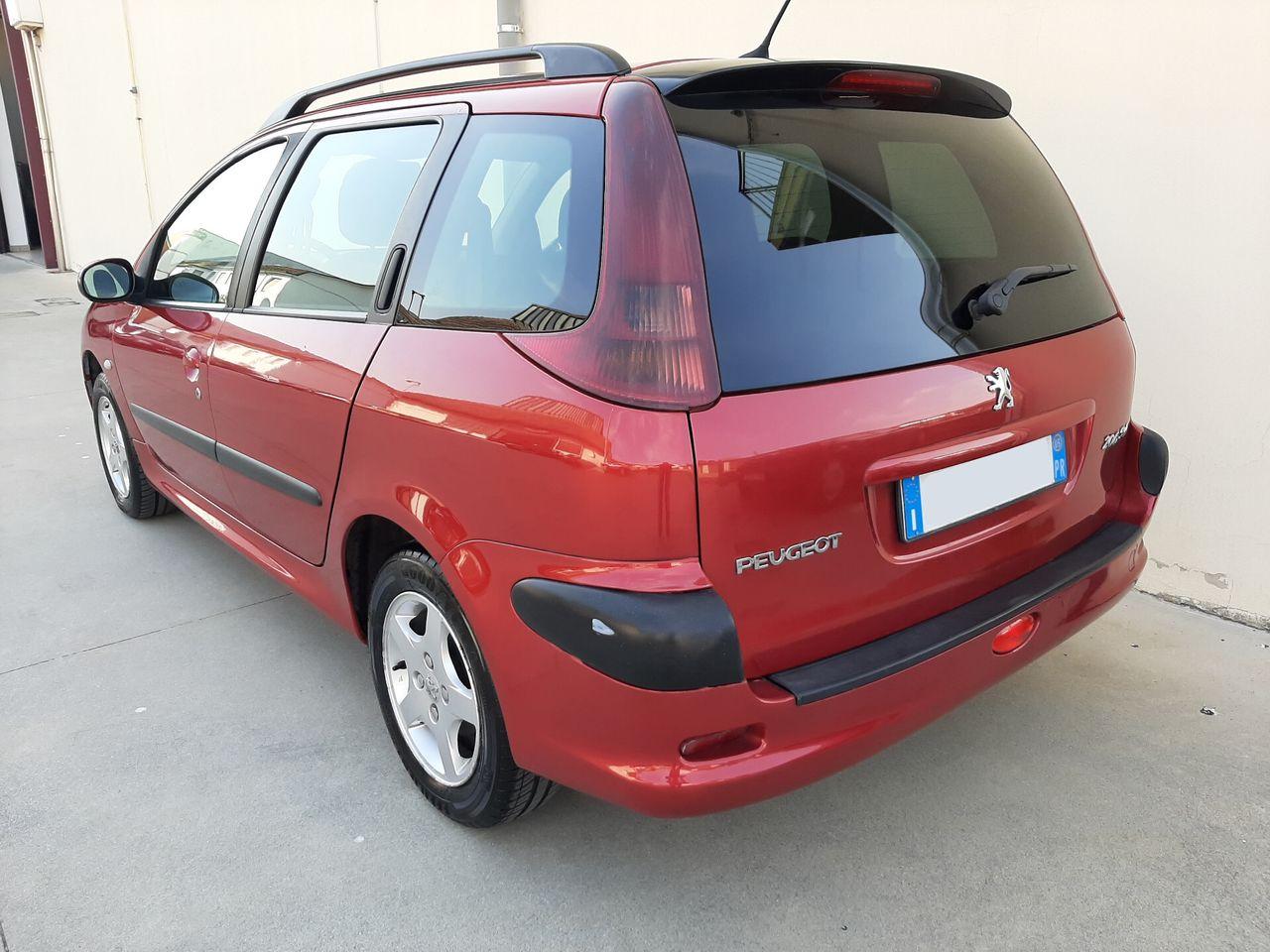Peugeot  2005 — interior