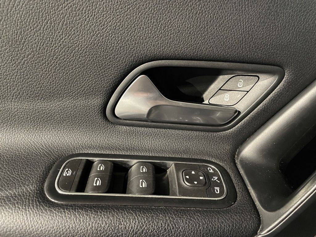 Fahrzeugabbildung Mercedes-Benz A 200 STYLE Totwi. Navi LED SHZ KAM SpurH KlimaA