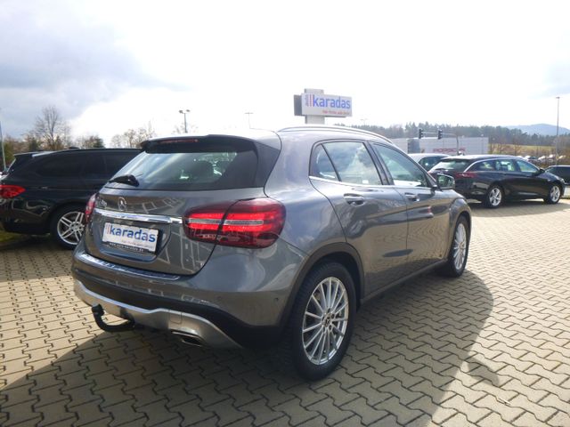 Fahrzeugabbildung Mercedes-Benz GLA 200 >AUT/AHK/NAV/KAM/LED-Licht/LEDER<