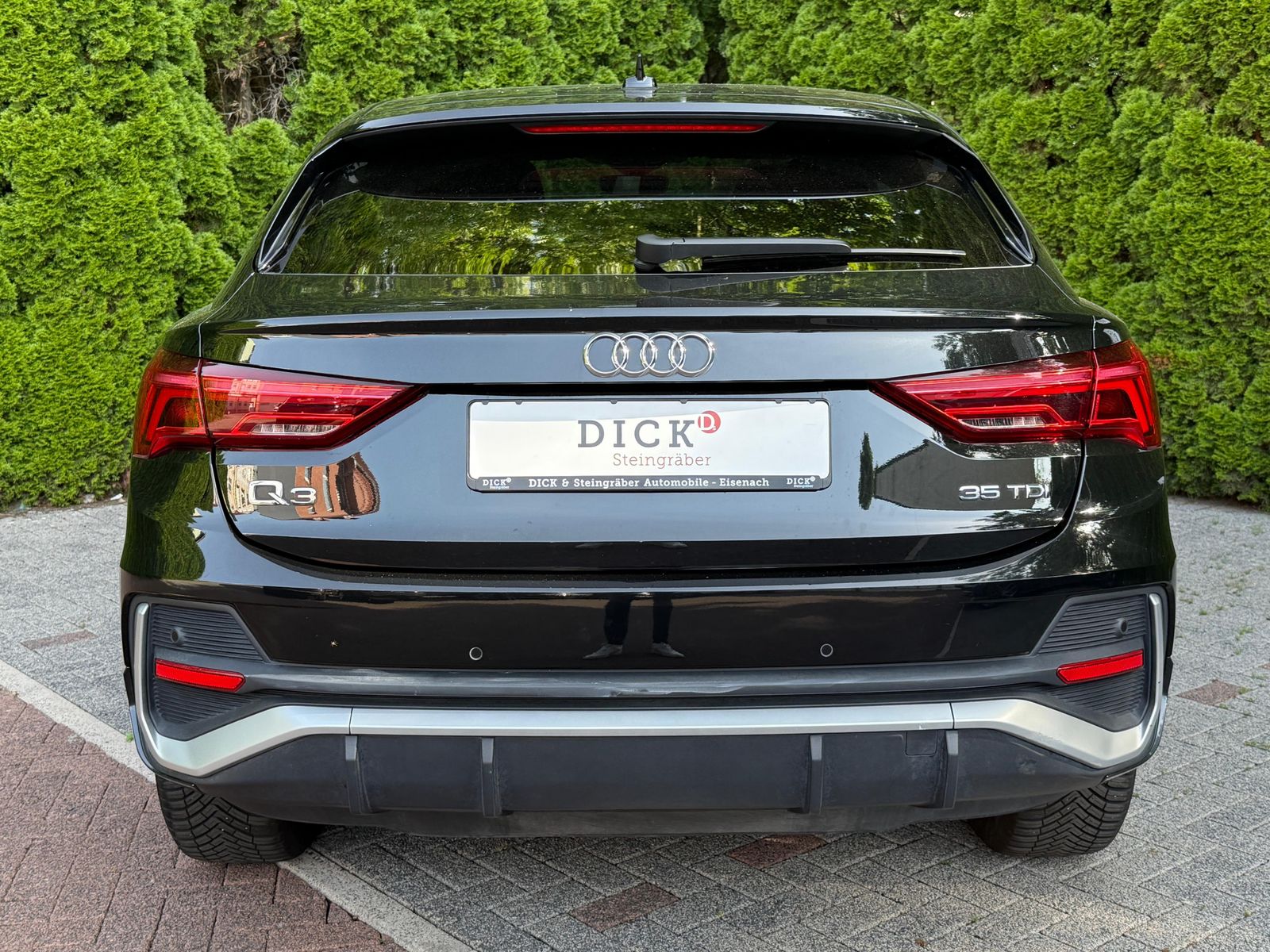 Fahrzeugabbildung Audi Q3 Sportback 35TDI S-tr. S Line LED+PANO+NAV+SHZ