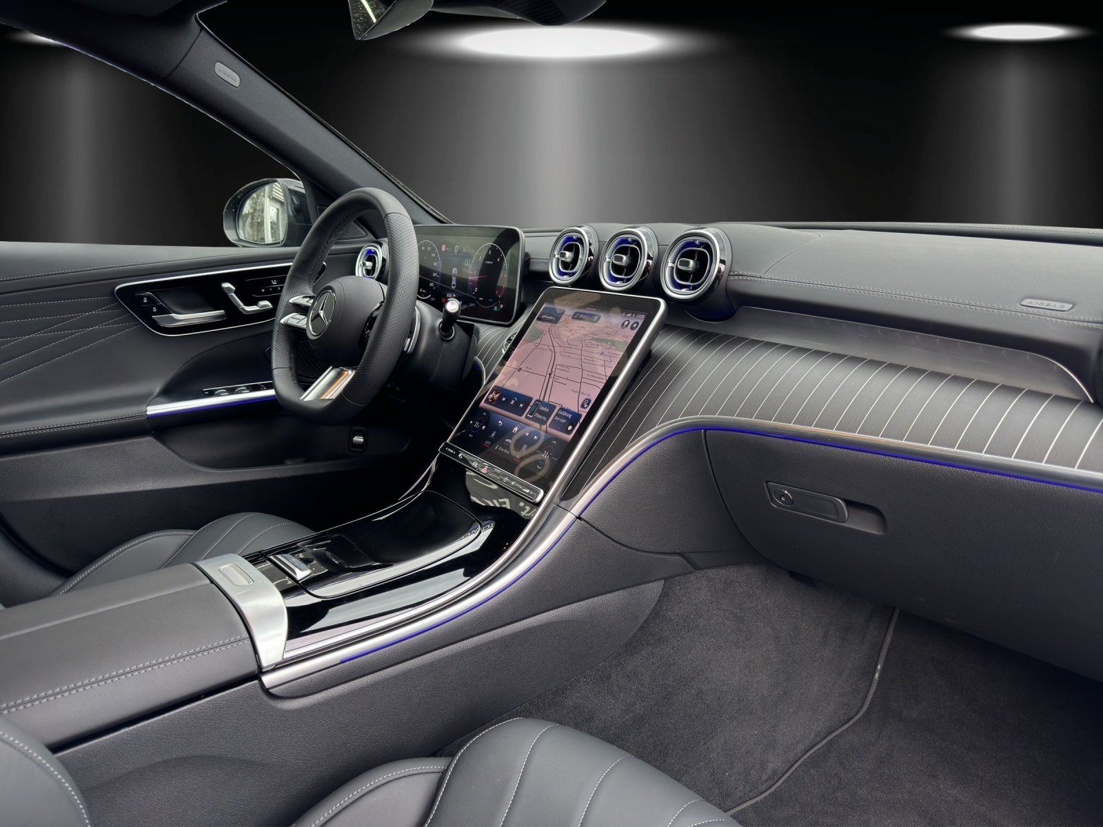 Fahrzeugabbildung Mercedes-Benz C300d 4M AMG Pano MAGNO Memo DISTR KeyGo AHK HUD