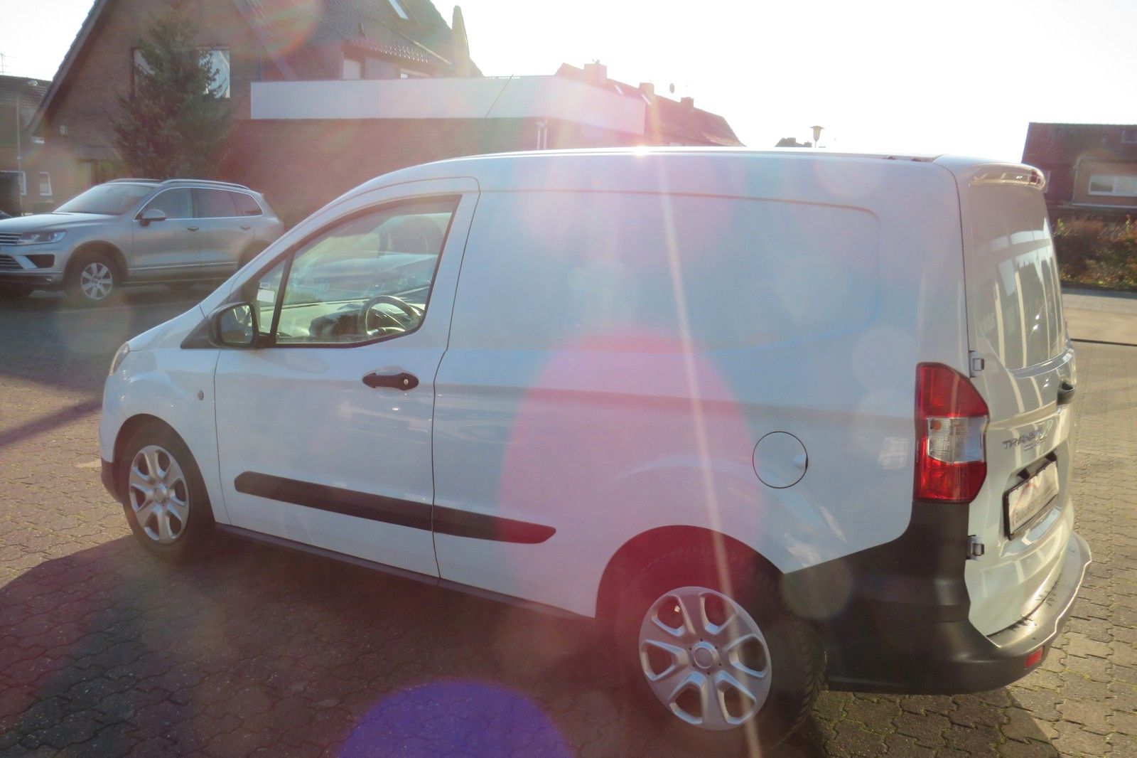 Fahrzeugabbildung Ford Transit Courier KASTEN KLIMA FLÜGEL 1.HD