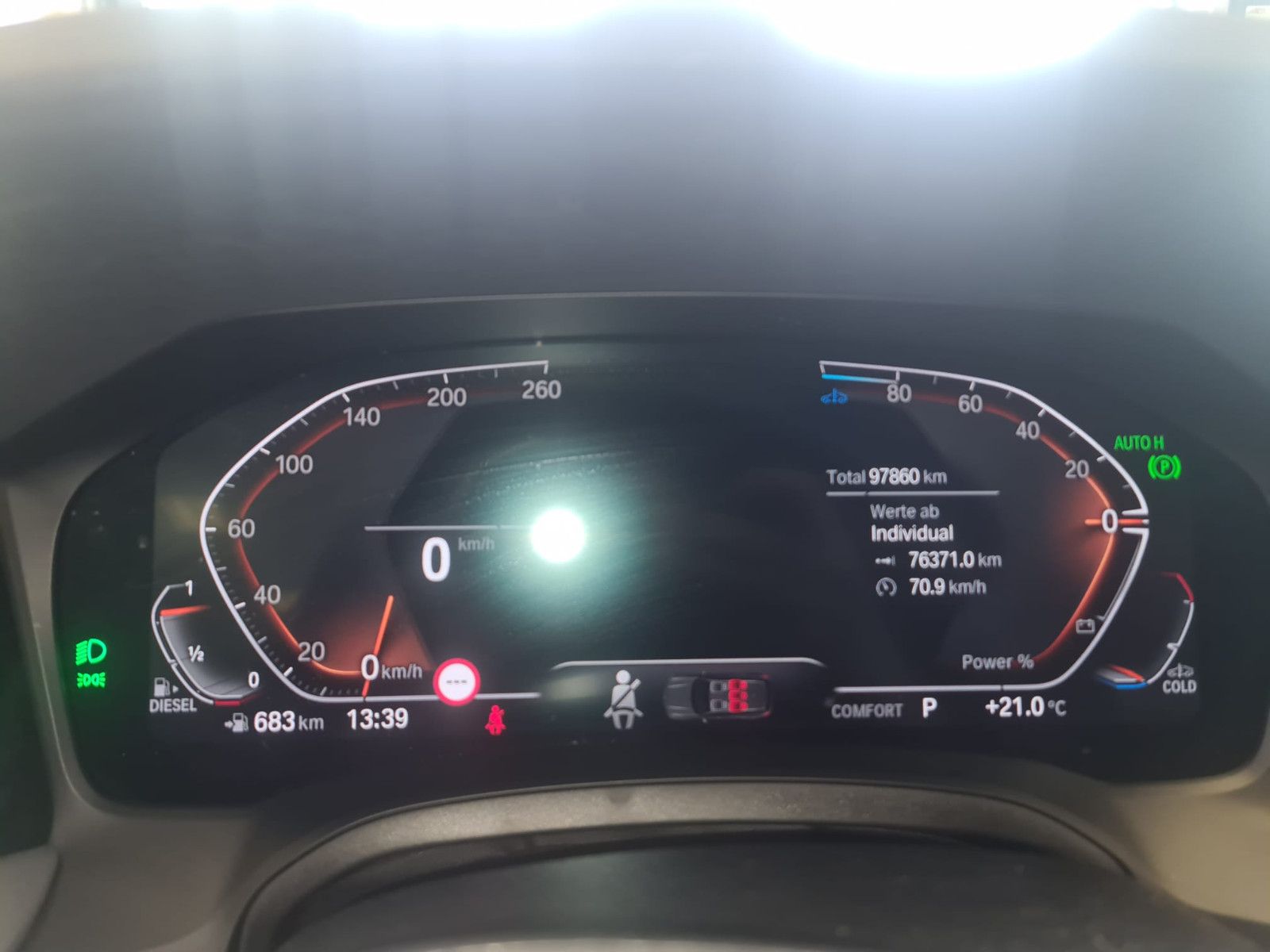 Fahrzeugabbildung BMW 320 Touring 320 d xDrive / LED / NAVI / DIGITAL