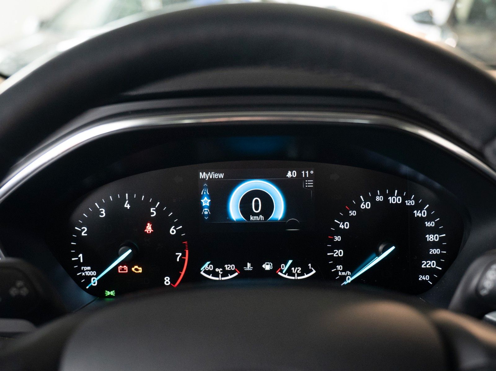 Fahrzeugabbildung Ford Focus Turnier Active WINTER-P/AHK/NAVI/KEYFREE