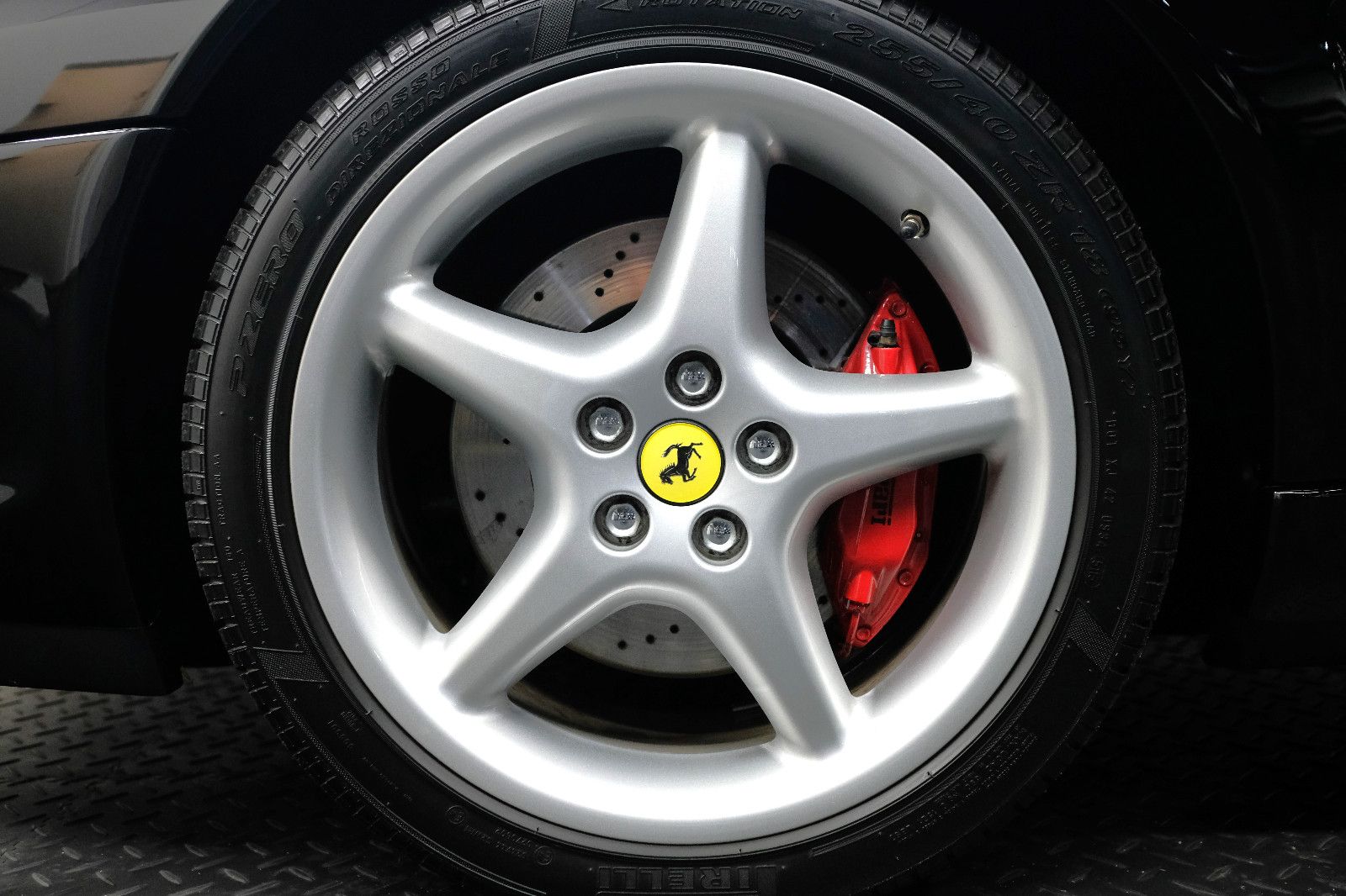 Fahrzeugabbildung Ferrari 550 Maranello/DT.AUSLIEF/WENIG KM/CLASSIC 2