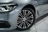 BMW 530 d Touring xD Sport Line 2.H *Pano *AHK *H-UP - blaue BMW 530