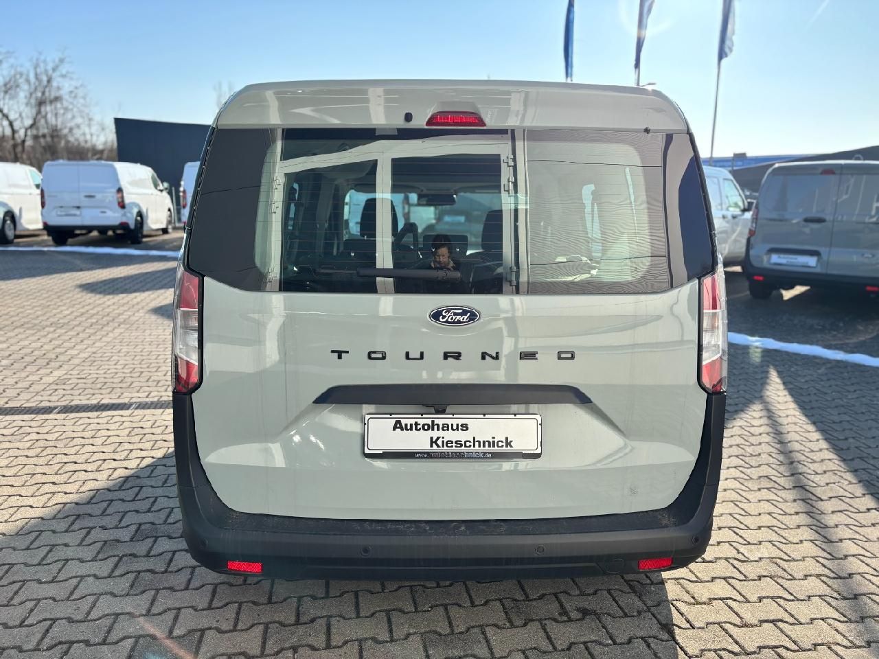 Fahrzeugabbildung Ford Tourneo Courier Trend