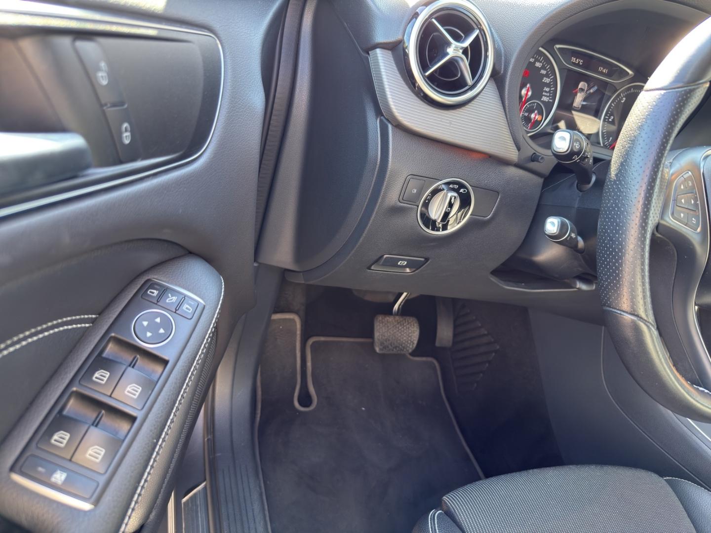 Mercedes-Benz B 200 d 7G Urban LED Navi  *Garantie*