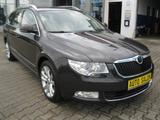Skoda Superb Combi 1.8 TSI Elegance 4x4 *Navi+Xen+Led* - Skoda Superb Elegance mit Benzin-Antrieb