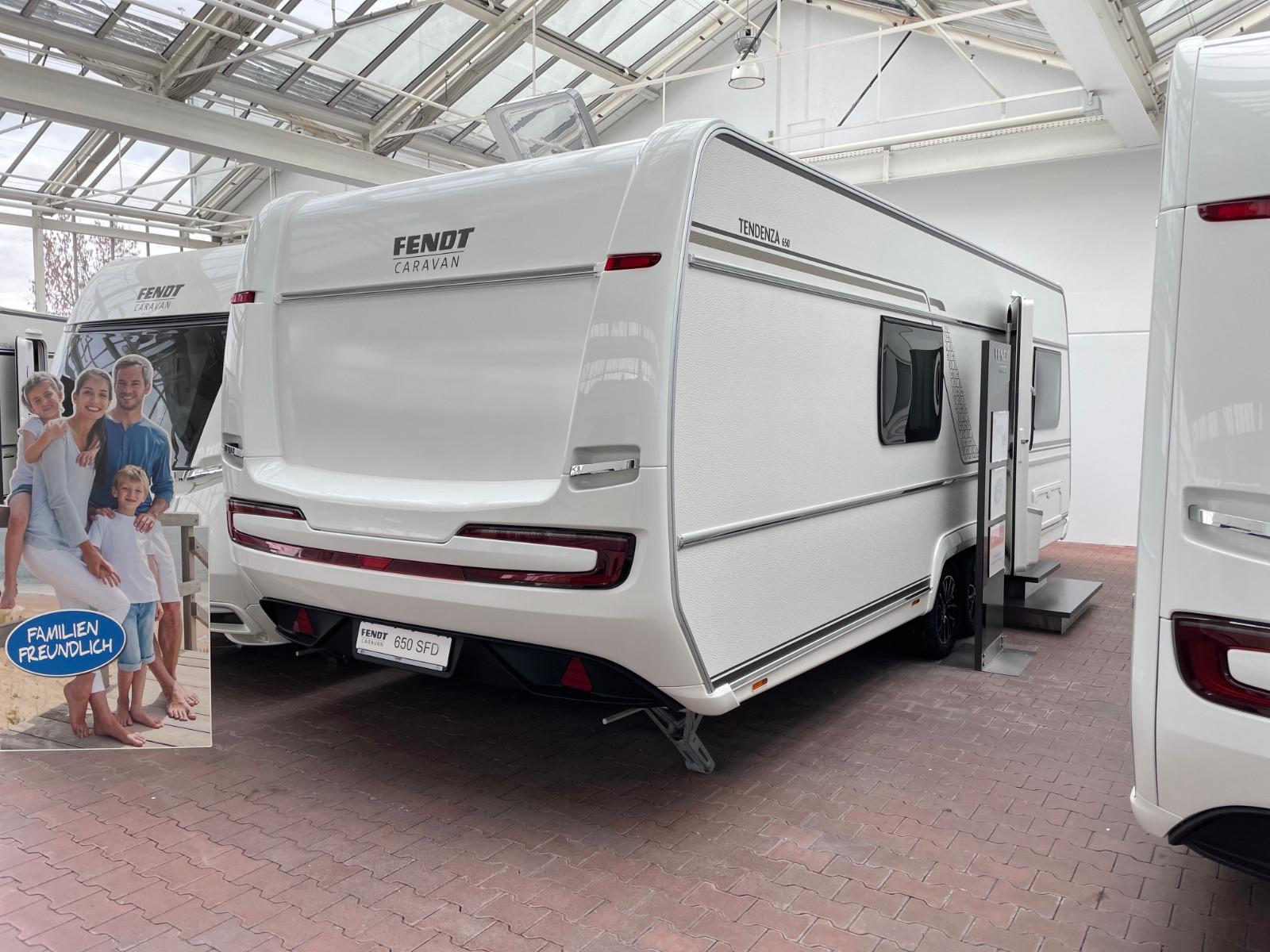 Fendt Tendenza 650 SFD (Lagerangebot) / Markise Dusche