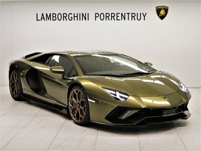 LAMBORGHINI Aventador
