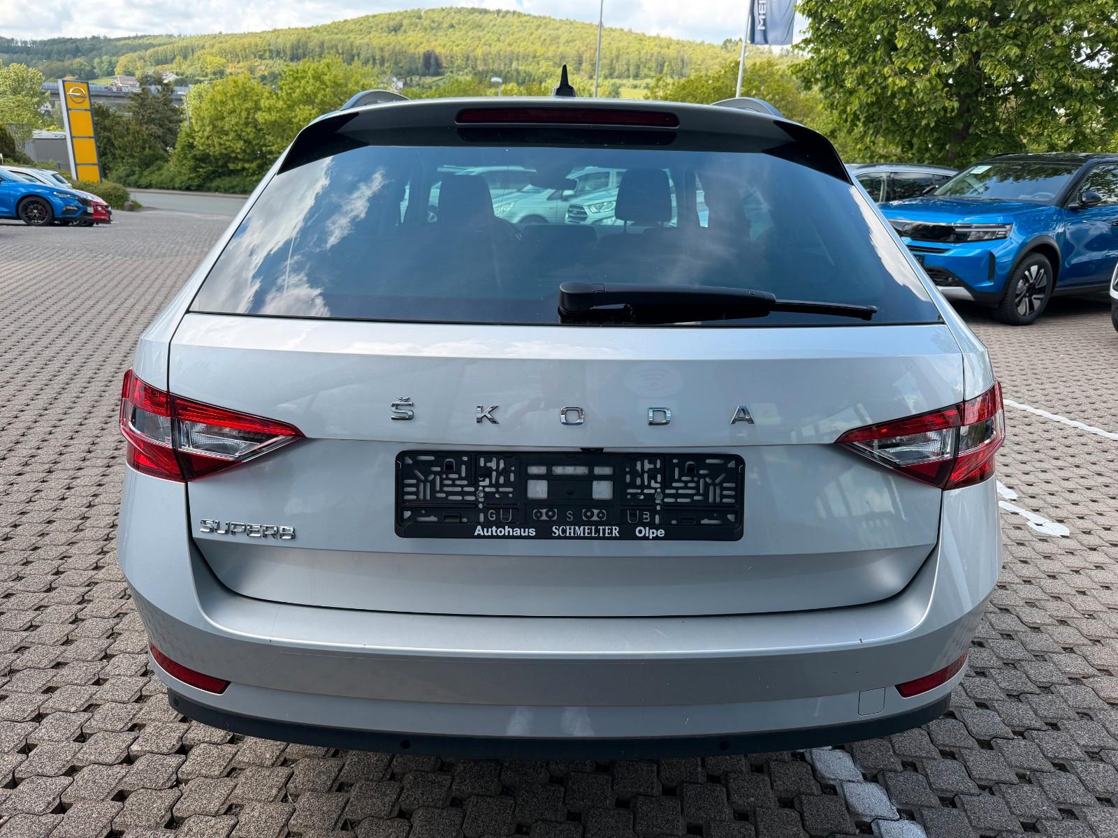 Skoda Superb Combi Ambition Navi+LED+AHK