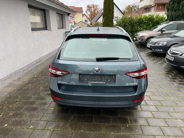 Fahrzeugabbildung SKODA Superb 2.0 Combi Style. NAVI. AUTOMATIK