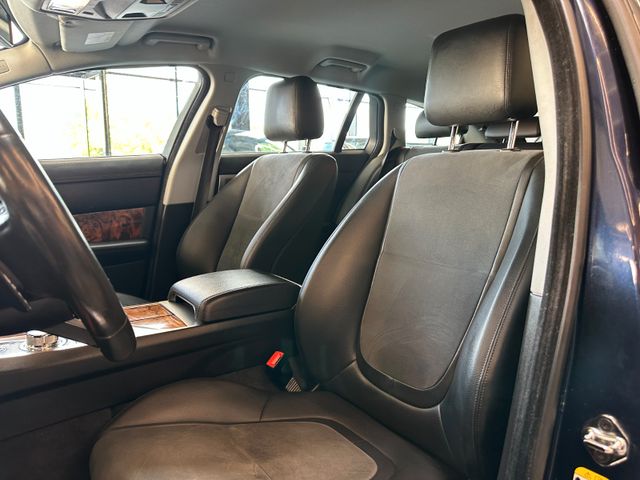 Jaguar XF *Keyless*AHK*BI-XENON*Leder*2-Zonen*