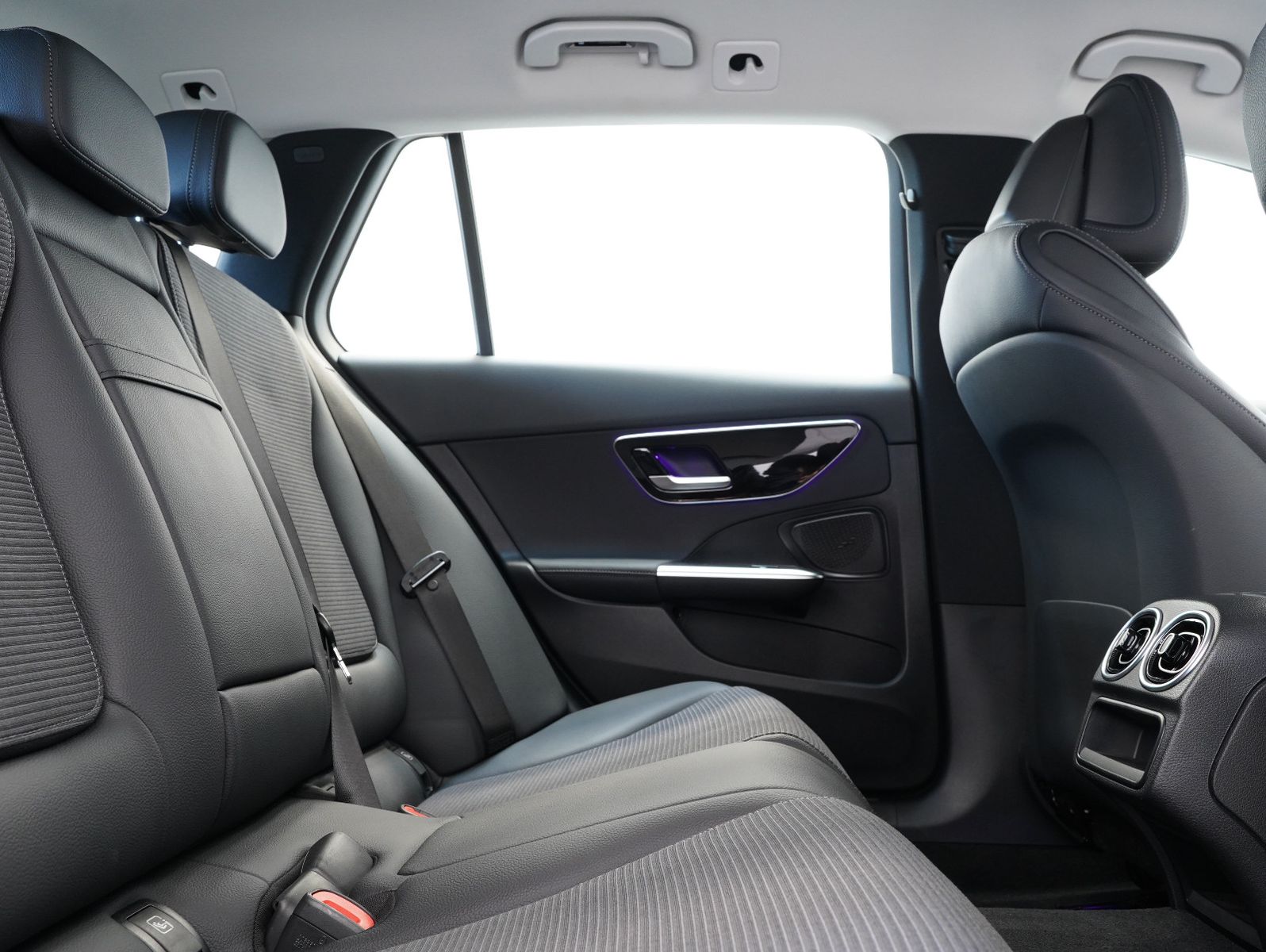 Fahrzeugabbildung Mercedes-Benz C 200 T d 2x Avantgarde LED/NAVI/MBUX/KAMERA