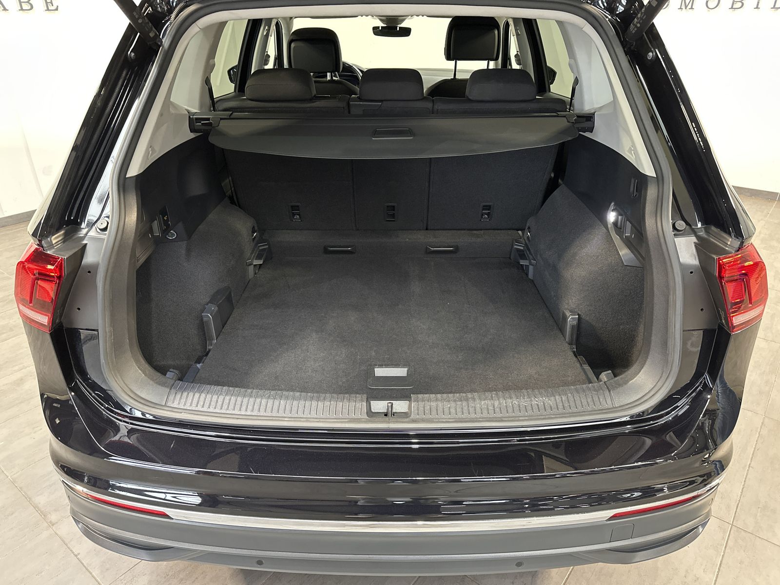 Fahrzeugabbildung Volkswagen Tiguan Allspace 2.0 TDI DSG Life NAV+LED+KAM+ACC