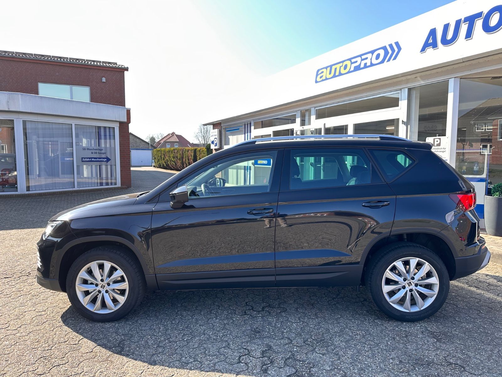 Fahrzeugabbildung SEAT Ateca 1.5 TSI Style DSG AHK/Navi/ACC/LED/SHZ/APP