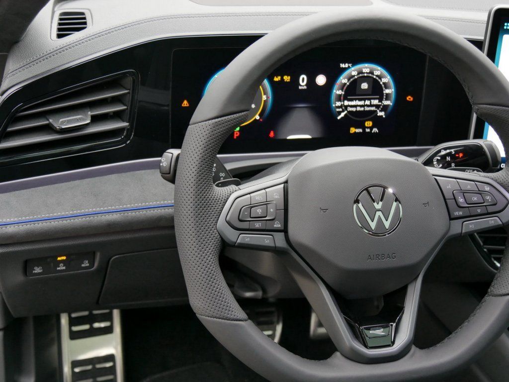 Fahrzeugabbildung Volkswagen Passat Variant 2.0 TDI 4Motion R-Line DSG AHK