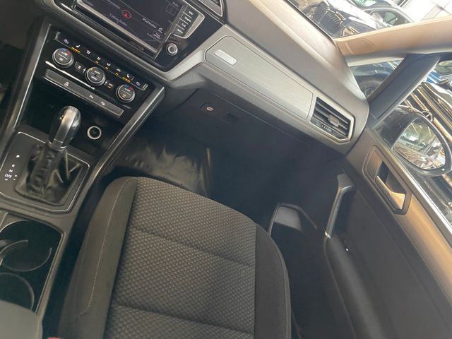 MYAUTOCENTER – Gebraucht- und Jahreswagen mit Werkstattservice in Pfaffenhofen Volkswagen Touran Comfortline BMTStart-Stopp *7-Sitzer*TÜV