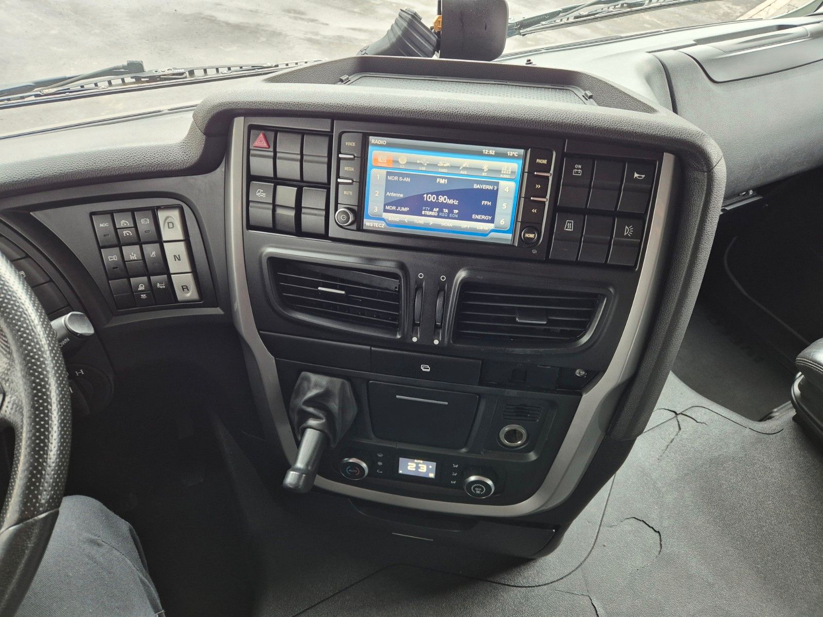 Fahrzeugabbildung Iveco Stralis 460NP LNG Intarder 3 Stück