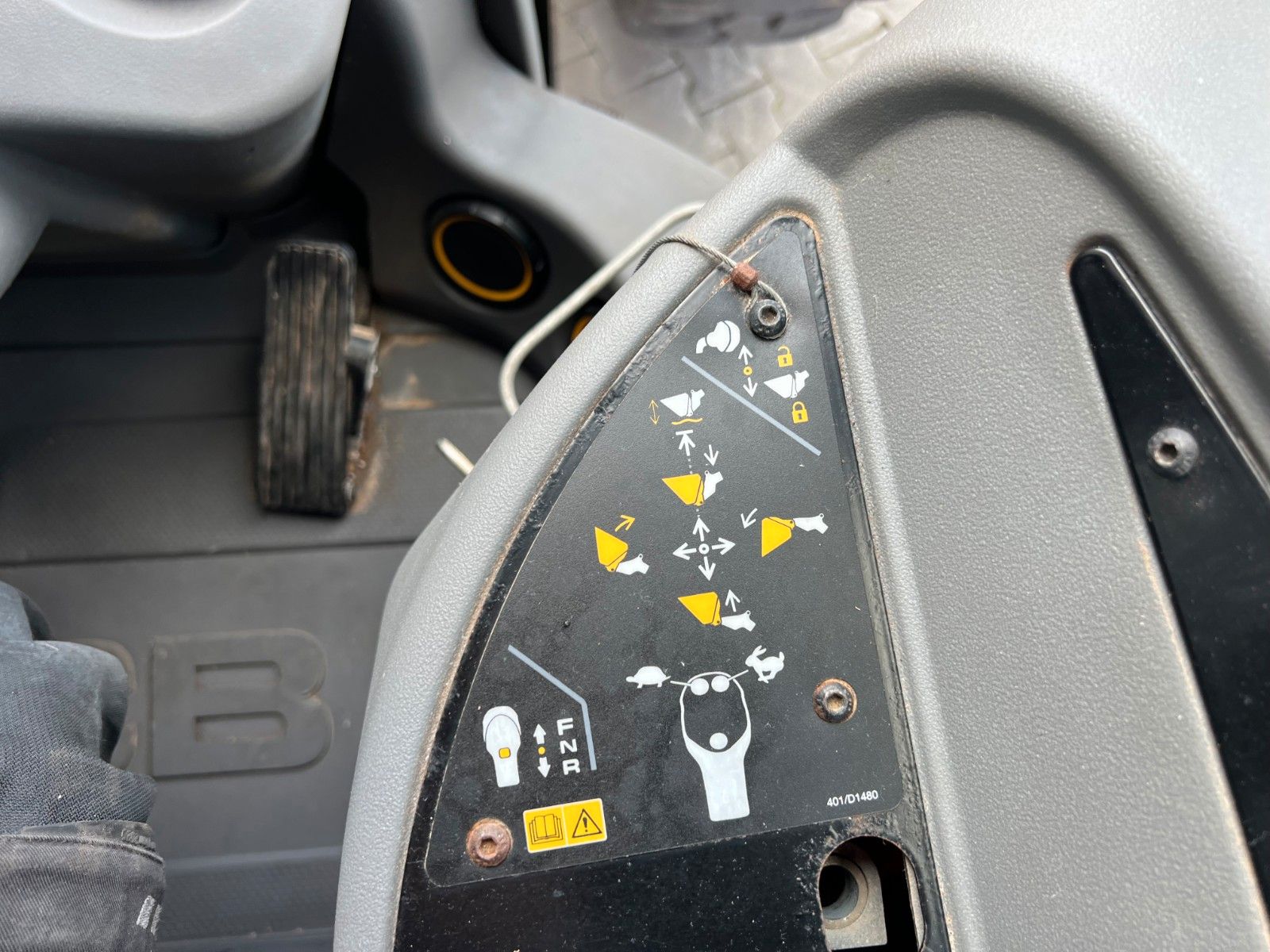 Fahrzeugabbildung JCB 407 SV / nur 268h! / Klappschaufel & Gabel