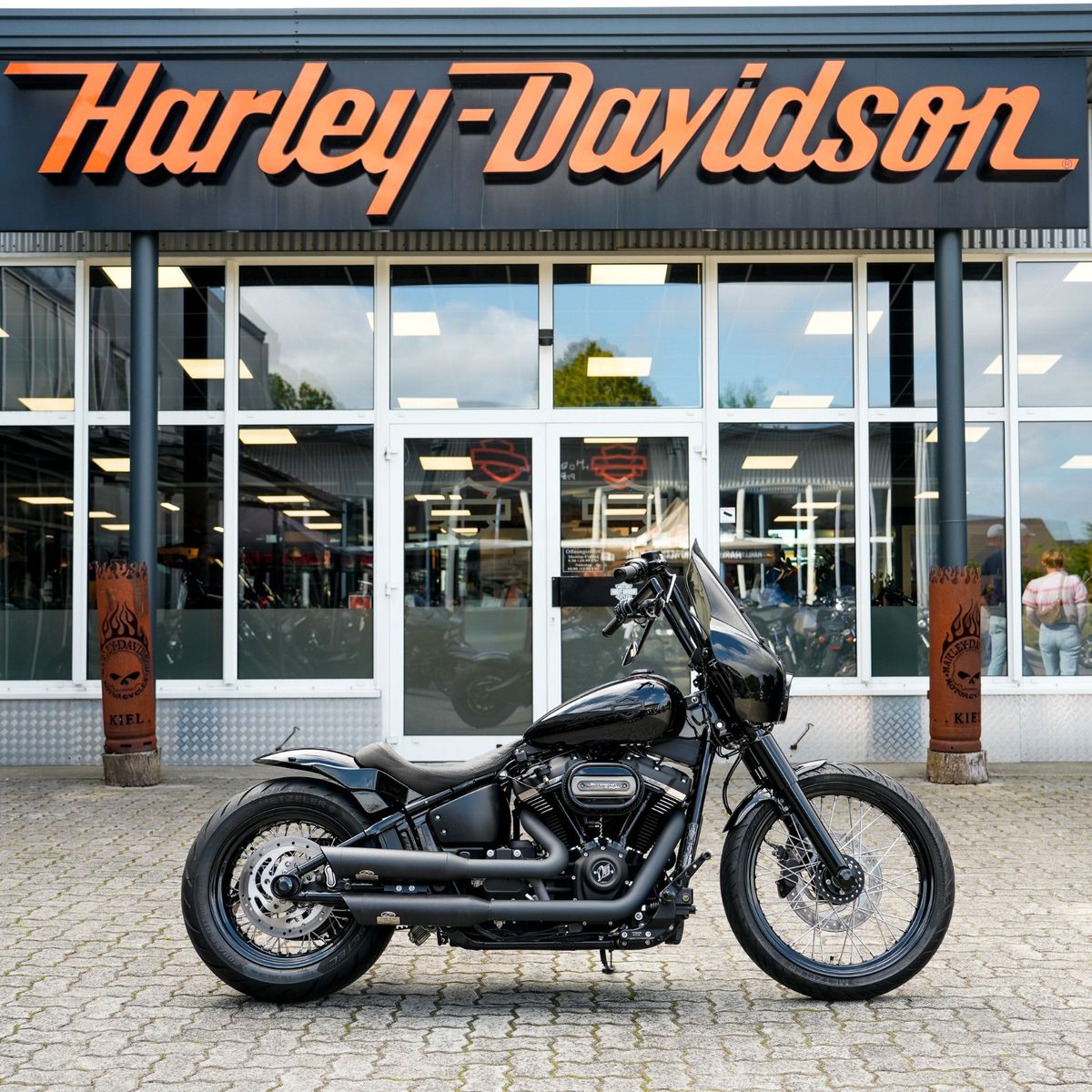 Fahrzeugabbildung Harley-Davidson SOFTAIL STREET BOB CLUBSTYLE J&H Ape - Airride