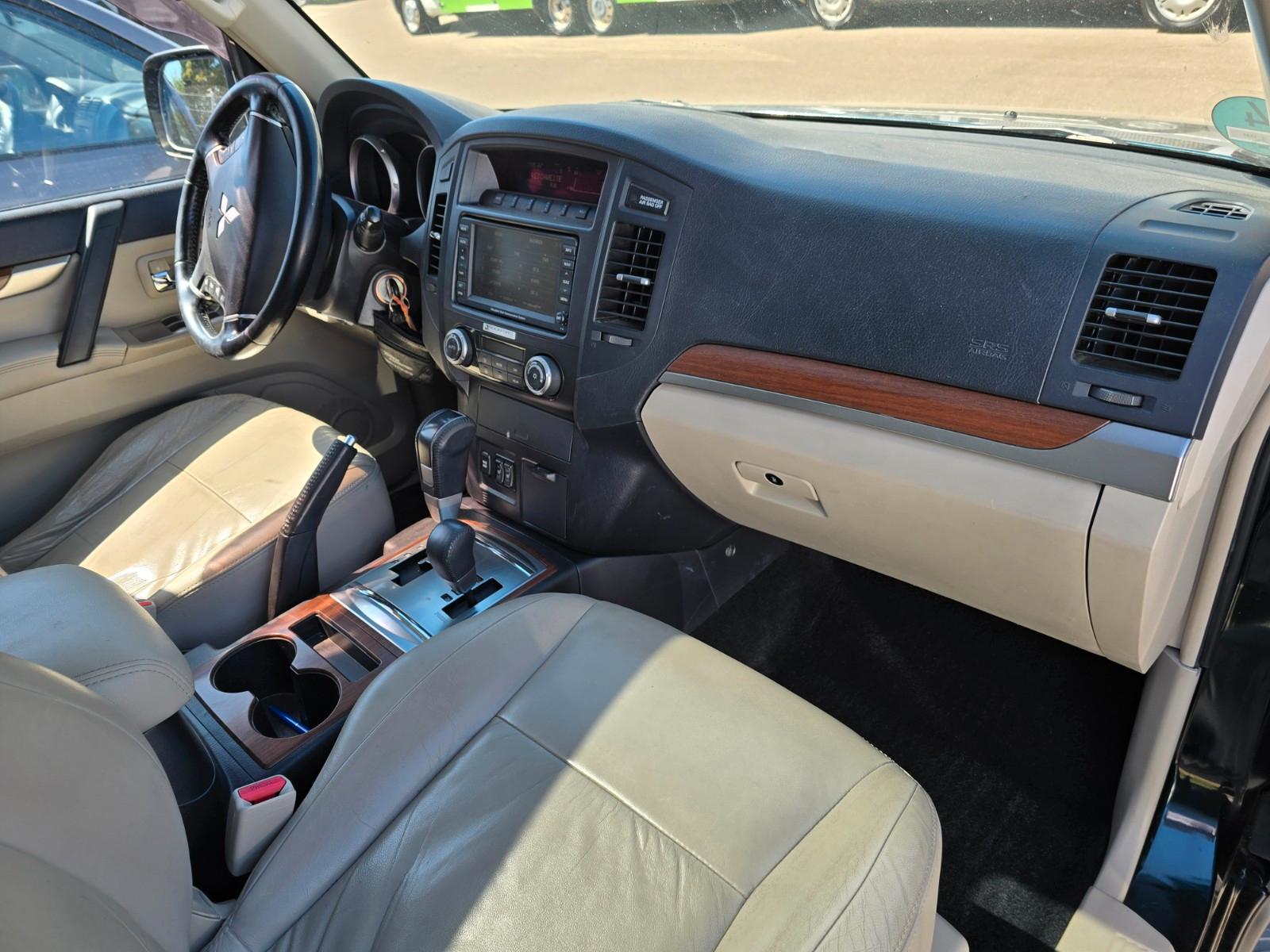 MITSUBISHI PAJERO 3.2 DI-D 170CH INSTYLE 7 PLACES